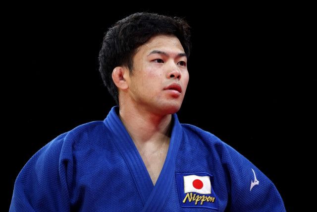 どこの国の輸入車かと思ったら…」パリ五輪銅メダリストが満開桜