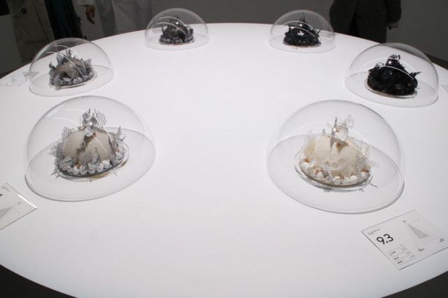 富士通が空気の質を可視化したケーキ「CARBON CAKES」で環境や社会問題を考えるイベントを開催