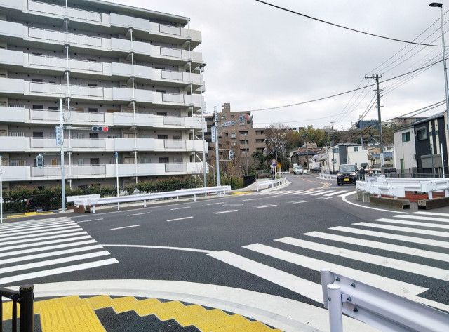 宮内新横浜線 信号、横断歩道を移設 事故の懸念、解消へ〈川崎市高津区〉