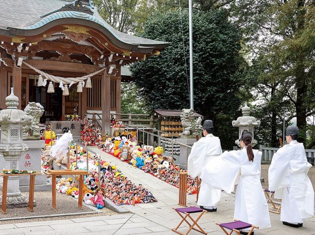 感謝の気持ち、人形に 神鳥（しとど）前川神社で供養〈横浜市青葉区〉