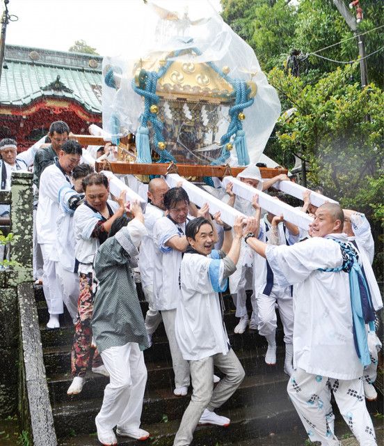 夏告げる｢八雲祭｣ 子ども神輿も初登場〈三浦市〉