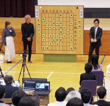 遊行寺で女流棋戦 無料の大盤解説も〈藤沢市〉