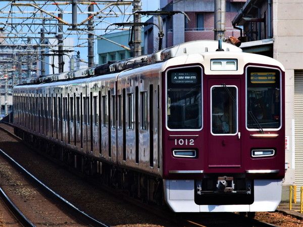 みんな同じ」に見える阪急電車 新型車両は何が変わるのか「座席指定車