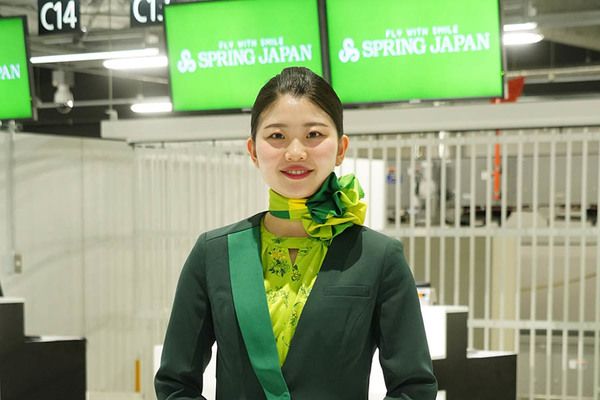 JAL系LCC」の新CA制服、まさかの「企業カラーではない色がベース」なぜ？ 斬新新制服 の全容とは（乗りものニュース）｜ｄメニューニュース（NTTドコモ）