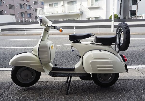 これ新車!? やけにクラシカルな「鉄スクーター」がいま買えるワケ 元ホンダ技術者と「ベスパ 」を巡る奇跡みたいな話（乗りものニュース）｜ｄメニューニュース（NTTドコモ）