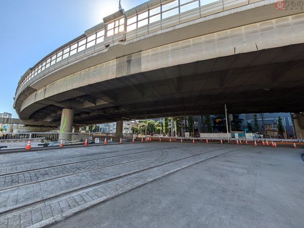 都電の線路の「出土」なぜ相次ぐ？ 舗装の下にまだまだ眠ってる!? 発見された遺構の「その後」（乗りものニュース）｜ｄメニューニュース（NTTドコモ）