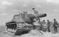 「ドイツがヤバい戦車投入してきた！」 無敵のティーガーIに対抗するため慌てて25日で作った自走砲 その威力は
