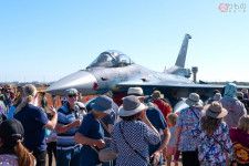 オーストラリア人「ジャパンの戦闘機なぜ青い？」空自も参加のお祭り 韓国軍の方がアピール上手か？