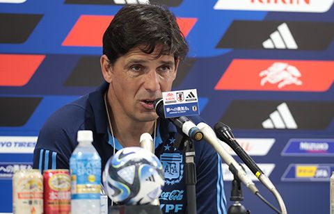 「延期を申し出たが…」主力不在、移動トラブル、8失点惨敗…アルゼンチン女子代表監督は敗戦を嘆く「どちらにとっても役立つ内容にはならなかった」