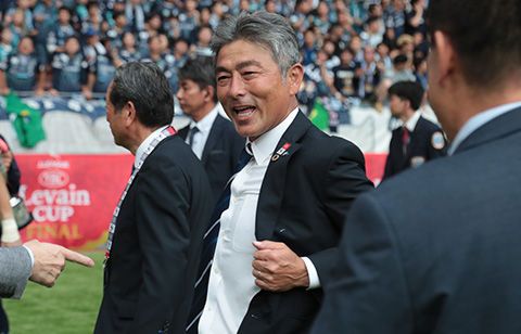 鹿島アントラーズ 三連覇祝勝会 サイン入り升 - サッカー/フットサル