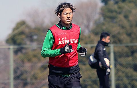 東京Vの袴田裕太郎、前節リーグ初出場で定位置争いのスタートラインに「悔しい思いをしてきたので、全てを懸けてやっていきたい」