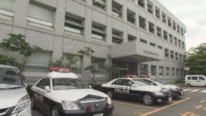 逆走し車を運転 2人にケガをさせ逃走した疑いで48歳男を逮捕