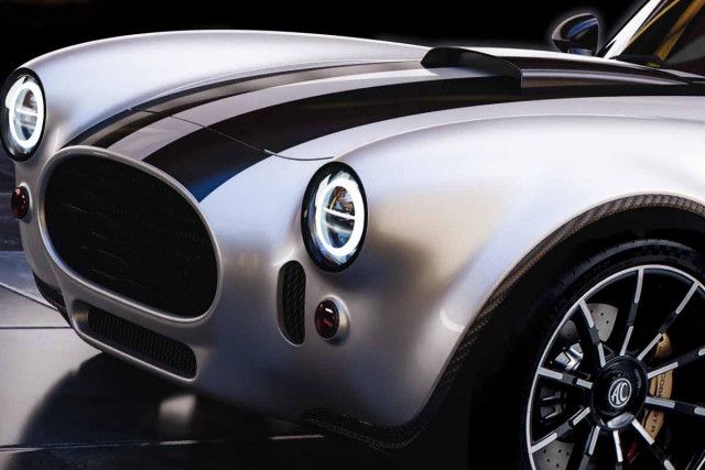 復活した“伝統のマッスルカー”の限定モデルは810馬力！ 新型「AC