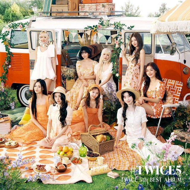 TWICE JAPAN DEBUT 5th Anniversary『T・W・I・C・E』