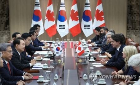 尹大統領「価値共有から未来志向の関係に」　カナダ首相と会談