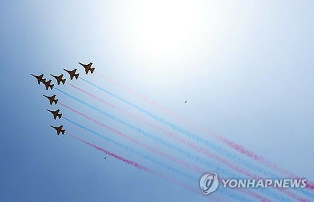 韓国空軍のアクロバット機　２５・２９日にソウル・竜山上空を飛行