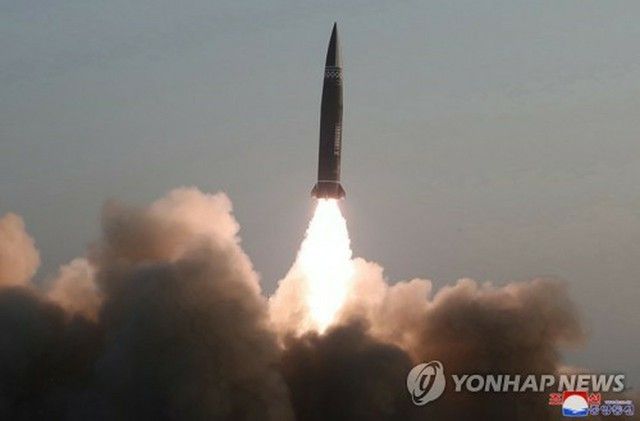 北朝鮮　新型の超大型弾頭ミサイル実験「成功」と報道