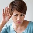 「イヤホン難聴」の危険な症状