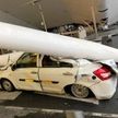 印空港で屋根の一部崩落　1人死亡