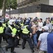 英で反不法移民デモ　100人超拘束
