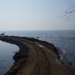 「琵琶湖に道路が」許可なく盛り土