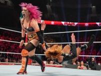【WWE】次期王座挑戦者アスカが屈辱のフォール負け！ロウ女子王座戦はベッキーを加えたトリプルスレットに！