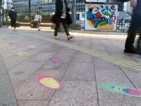 足跡たどって1駅先へ　福岡市･大博通りに｢歩きたくなる歩道｣