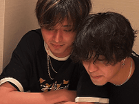 永瀬廉&髙橋海人の密着"ラブラブ"ショットが話題！27日からは新体制後初のライブツアー開始