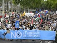 バルセロナ住民、オーバーツーリズムに抗議 スペイン