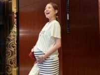 「幸せオーラ満載」妊娠中の蜂谷晏海、全身H&Mコーデで大きなおなか披露！ 「妊娠さん姿もキレイっす」