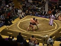 大相撲の客席にいた186cm大物J助っ人が話題　横綱と比較され「小さく見える」「感心した」