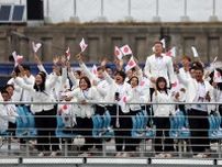 パリ五輪の船上開会式に思わぬ心配　途中から土砂降り「風邪引かないで」の大合唱　選手びしょ濡れ「各国せっかくの衣装が…」