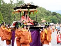 京都三大祭りの葵祭、ヒロイン「斎王代」ら平安行列が都大路を歩く