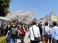 姫路城が検討する外国人への「二重価格」　民間にも導入の動き
