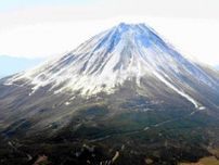 富士山火口付近で倒れている3人発見、心肺停止か　登山客の捜索中