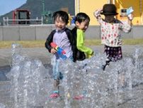噴水で水遊びする子どもたちも　高松で35.3度、今年初の猛暑日