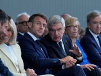 マクロン仏大統領「与党は選挙に敗れた」　新首相指名は8月中旬以降