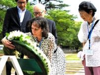 非核NGO代表「最も圧倒された」　シンポ前に長崎原爆爆心地で献花