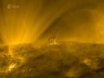 ソーラーオービターがとらえた太陽コロナの詳細