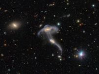 すばる望遠鏡がとらえたクラゲのような銀河