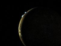 ボイジャー2号がとらえた木星の衛星イオの噴煙