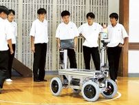 産業ロボット操作「達成感」　浜松城北工高が新科目「ロボティクス概論」　高度人材育成へ地元企業協力