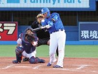中田翔の本塁打で中日追いつく　8回、ヤクルト木沢から約1カ月ぶりの3号ソロ