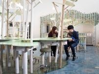 〈益子舘里山リゾートホテル〉が〈益子陶器市〉に向けてロビーをリニューアル。森をイメージしたカフェがオープン