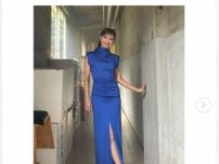 望月理恵52歳、スリットからおみ足チラリなドレス姿に「すげースタイルいい」「180cmに見えます！」