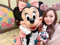 浅川梨奈、25歳の誕生日を迎えミニーマウスとの2ショット披露「めっちゃかわいい」