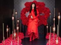 ”女神様”池田エライザ、黒髪×真っ赤な衣装で『CHIVAS REGAL SHIBUYA POP-UP​』に登場！「美です最高です」