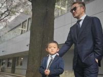 中村獅童、長男・陽喜くんの入学式へ　スーツ姿の2ショット披露「お兄ちゃんの顔立ちで素敵」