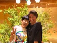和田アキ子、あのイケメン俳優と抱擁2ショット公開”退院&快気”祝いを報告！