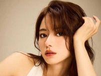 ”美しすぎて釘付け”話題の山本舞香、白のホルターネックのドレス姿披露に大反響